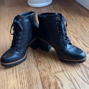 Naturalizer Black Lace-Up Block Heel Ankle Boots with Contrast Trim